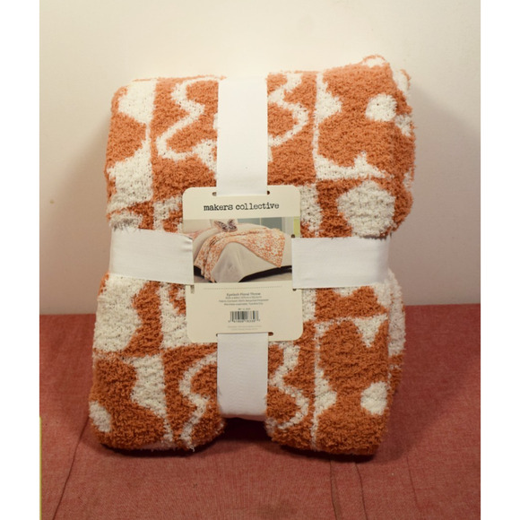 **Makers Collective 50x60" Teen Flower Throw Blanket Peach* - Picture 1 of 5